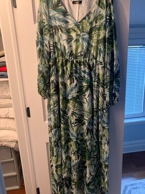 Nine West Green and White Tropical Leaf Maxi Dress